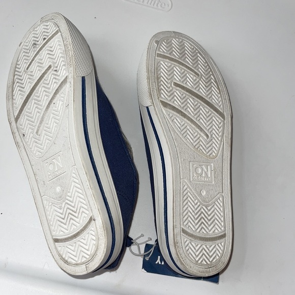 Old Navy Girls SlipOn Size 3 - Picture 4 of 4
